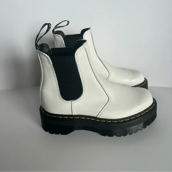 DR MARTENS 2976 SMOOTH LEATHER PLATFORM CHELSEA BOOTS - Picture 3 of 8